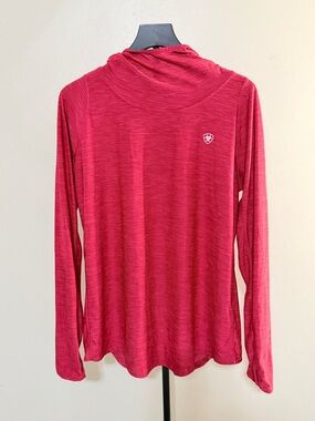 Ariat MensLong-Sleeve color red en good condition